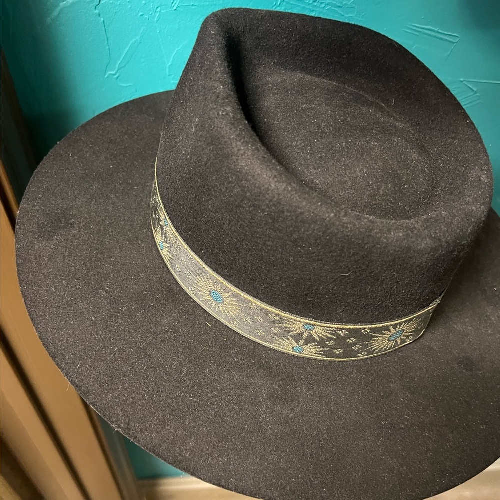 Free People Lack Of Color Pheonix Hat size Small (55 cm)